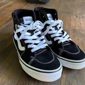 VAN!  Size 3 big kids. Excellent condition